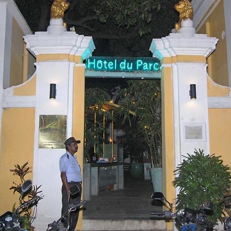Hotel Du Parc Пондичери Екстериор снимка