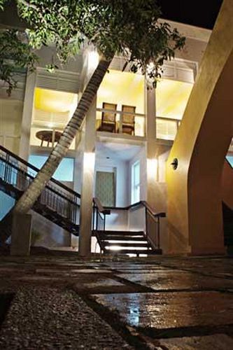 Hotel Du Parc Пондичери Екстериор снимка