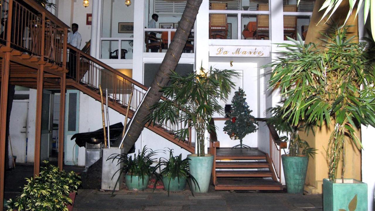 Hotel Du Parc Пондичери Екстериор снимка